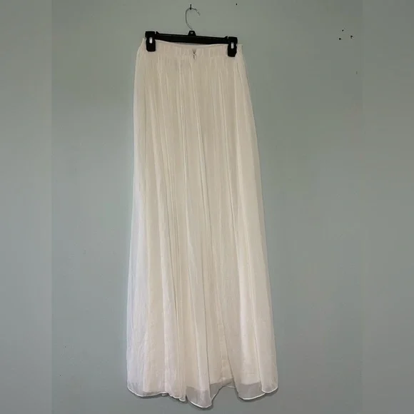 Lulus maxi white skirt - Picture 2 of 6